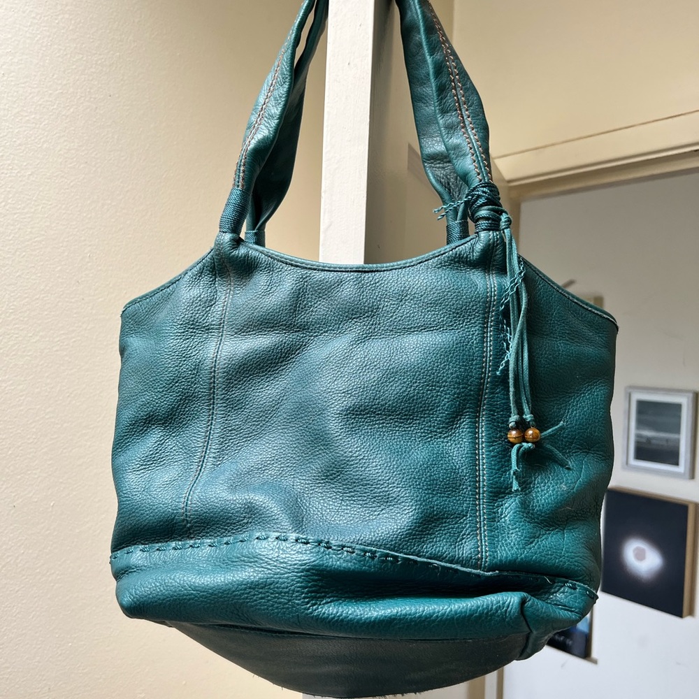 Leather shoulder bag